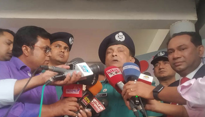 বঙ্গবাজারে আগুন, ব্যবসায়ীদের দ্বন্দ্বে কিনা খতিয়ে দেখা হচ্ছে: ডিএমপি কমিশনার
