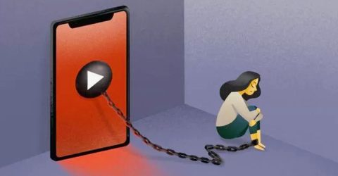 সাবেক প্রেমিককে বিরুদ্ধে মামলা, ১২০ কোটি ডলার দেবার আদেশ