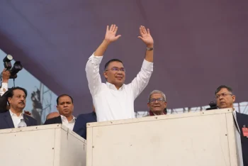 ঢাকা-১৭ আসনে তারেক রহমানের পক্ষে মনোনয়নপত্র সংগ্রহ