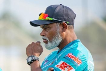 মাঠে হার্ট অ্যাটাক, মারা গেলেন ঢাকার সহকারী কোচ