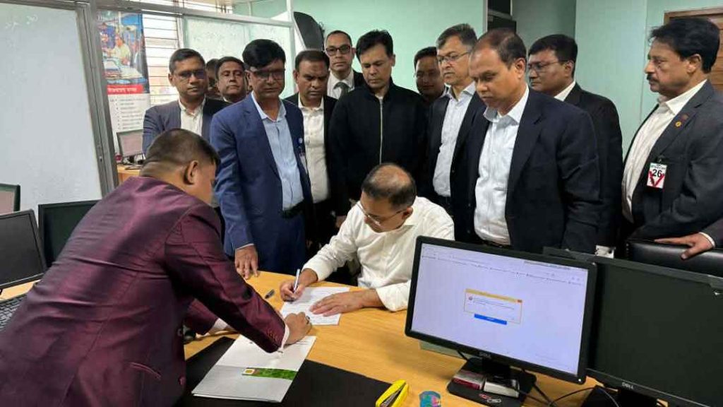 ভোটার হওয়ার সকল আনুষ্ঠানিকতা সম্পন্ন করলেন তারেক রহমান