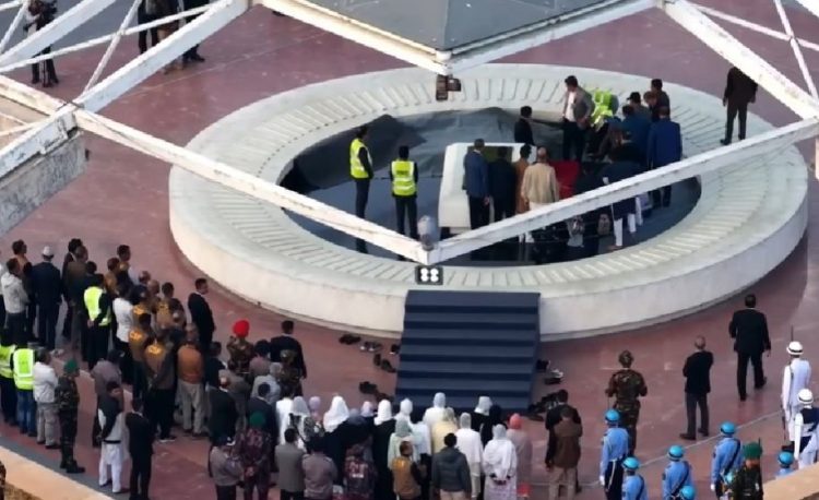 লাখো মানুষের অংশগ্রহণে রাষ্ট্রীয় মর্যাদায় খালেদা জিয়ার দাফন সম্পন্ন