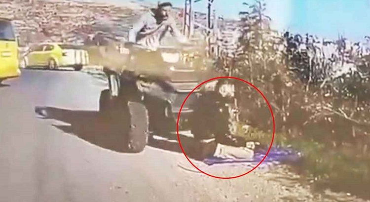 নামাজরত ফিলিস্তিনির ওপর গাড়ি চালিয়ে দিল ইসরায়েলি সেনা