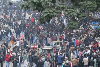 খালেদা জিয়াকে শেষ বিদায় জানাতে মানুষের ঢল, ২৭ প্লাটুন বিজিবি মোতায়েন