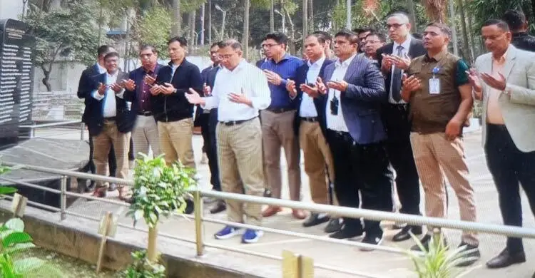 পিলখানার শহিদদের কবর জিয়ারত তারেক রহমানের