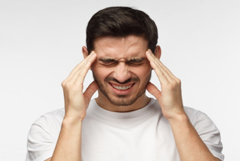 মাইগ্রেনের ব্যথা প্রাকৃতিক উপায়ে যেভাবে কমাবেন