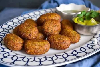 ছুটির বিকেলে নাস্তায় ফুলকপির কাটলেট