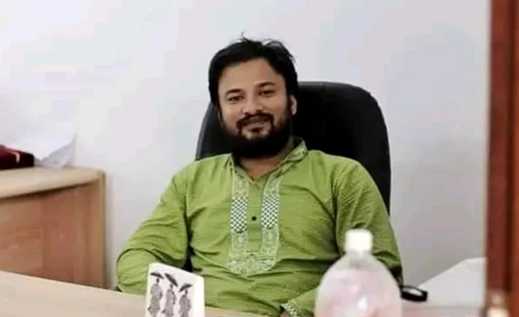 ৯ ঘণ্টা পর আইন বিভাগের সেই শিক্ষককে ছাড়ল চবি প্রশাসন