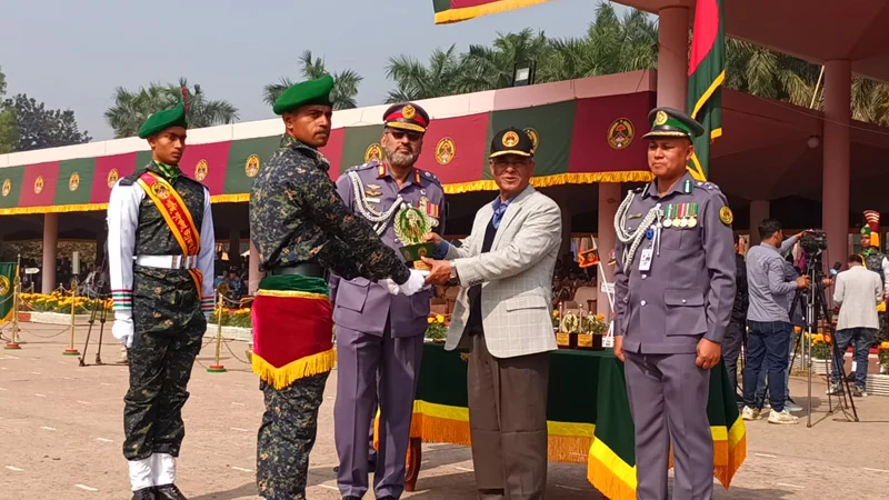 ভোটকেন্দ্রে তিনজন অস্ত্রধারী আনসার সদস্যসহ ১৩ জন থাকবে: স্বরাষ্ট্র উপদেষ্টা