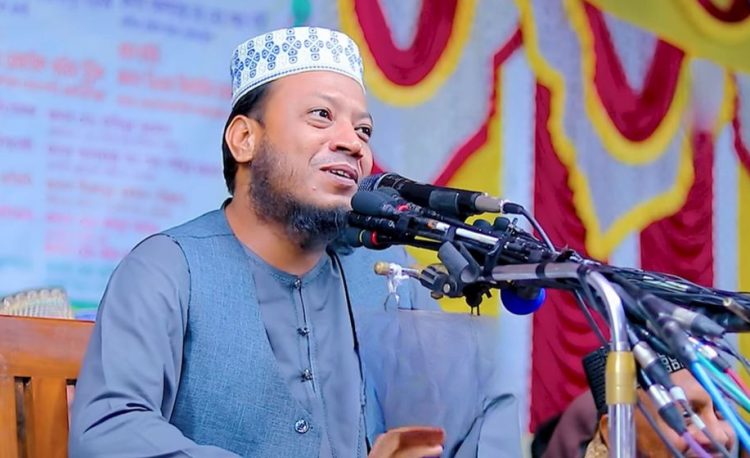 সব মাহফিল স্থগিত করলেন মুফতি আমির হামজা