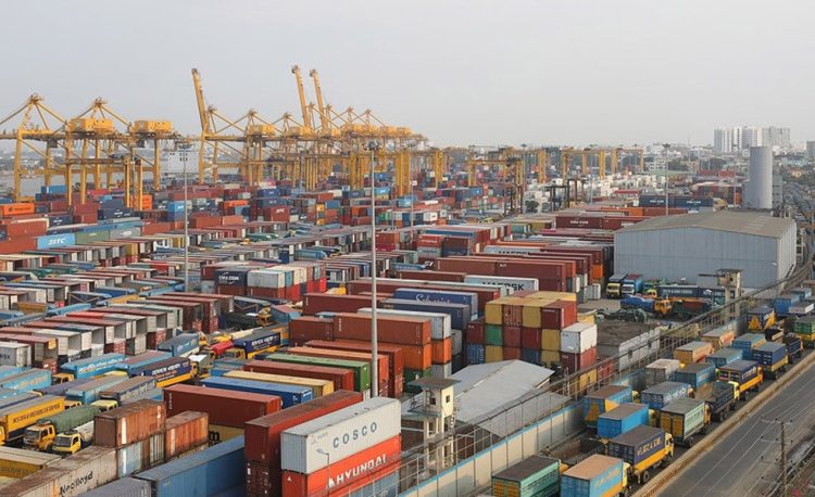 ফের ধর্মঘটে চট্টগ্রাম বন্দরে অচলাবস্থা