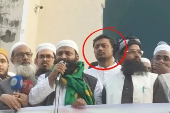 নিজের বিরুদ্ধে ডাকা বিক্ষোভে হাজির নাসিরুদ্দিন পাটোওয়ারী