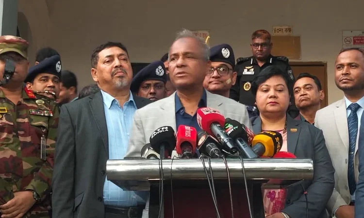 কেন্দ্র দখলের চেষ্টা করলে কোনো ছাড় দেওয়া হবে না: স্বরাষ্ট্র উপদেষ্টা