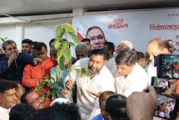 ফুলের তোড়া নয়, গাছের চারা চাইলেন এমপি রনি