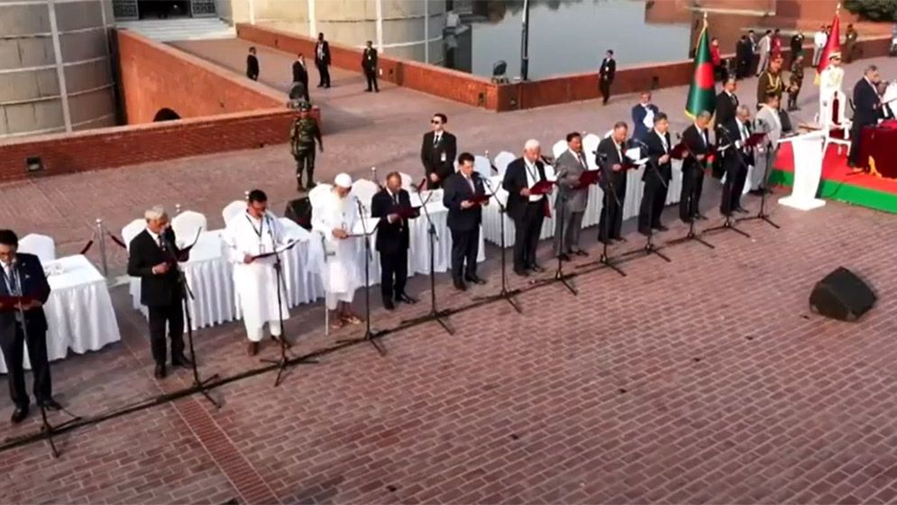 মন্ত্রীদের শপথ গ্রহণ অনুষ্ঠিত