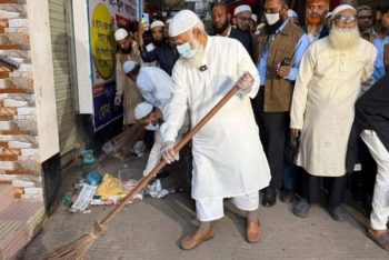 ফজরের পর মিরপুরে রাস্তা পরিষ্কার করলেন জামায়াত আমির