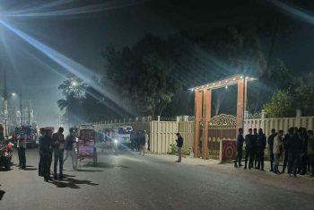 গোপালগঞ্জে তিন ভোটকেন্দ্রের সামনে ককটেল বিস্ফোরণ