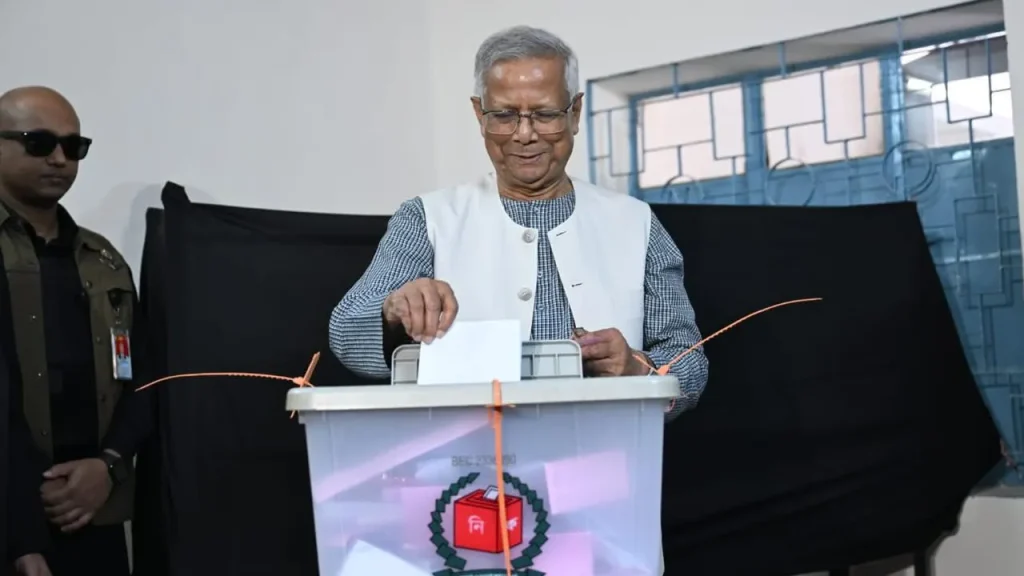 ভোট দিলেন প্রধান উপদেষ্টা