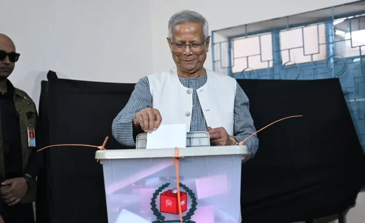 ভোট দিলেন প্রধান উপদেষ্টা