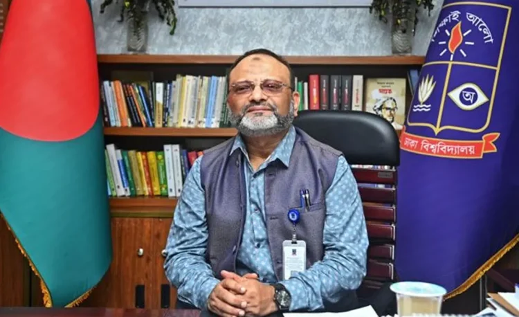 লাল পাসপোর্ট জমা দিয়েছেন ঢাবি ভিসি