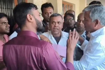 যশোর সদরে সিল চুরি, ব্যালট সংকট, কেন্দ্রে উত্তেজনা