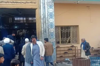 পাকিস্তানে মসজিদে আত্মঘাতী বোমা হামলায় নিহত ১২