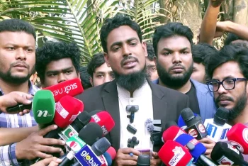 ক্ষমতাসীনদের তুষ্ট রাখতেই ব্যস্ত প্রশাসন: আখতার হোসেন